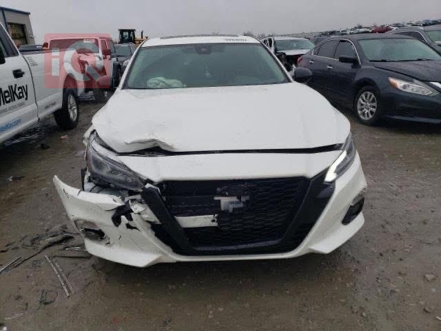 نيسان ألتيما